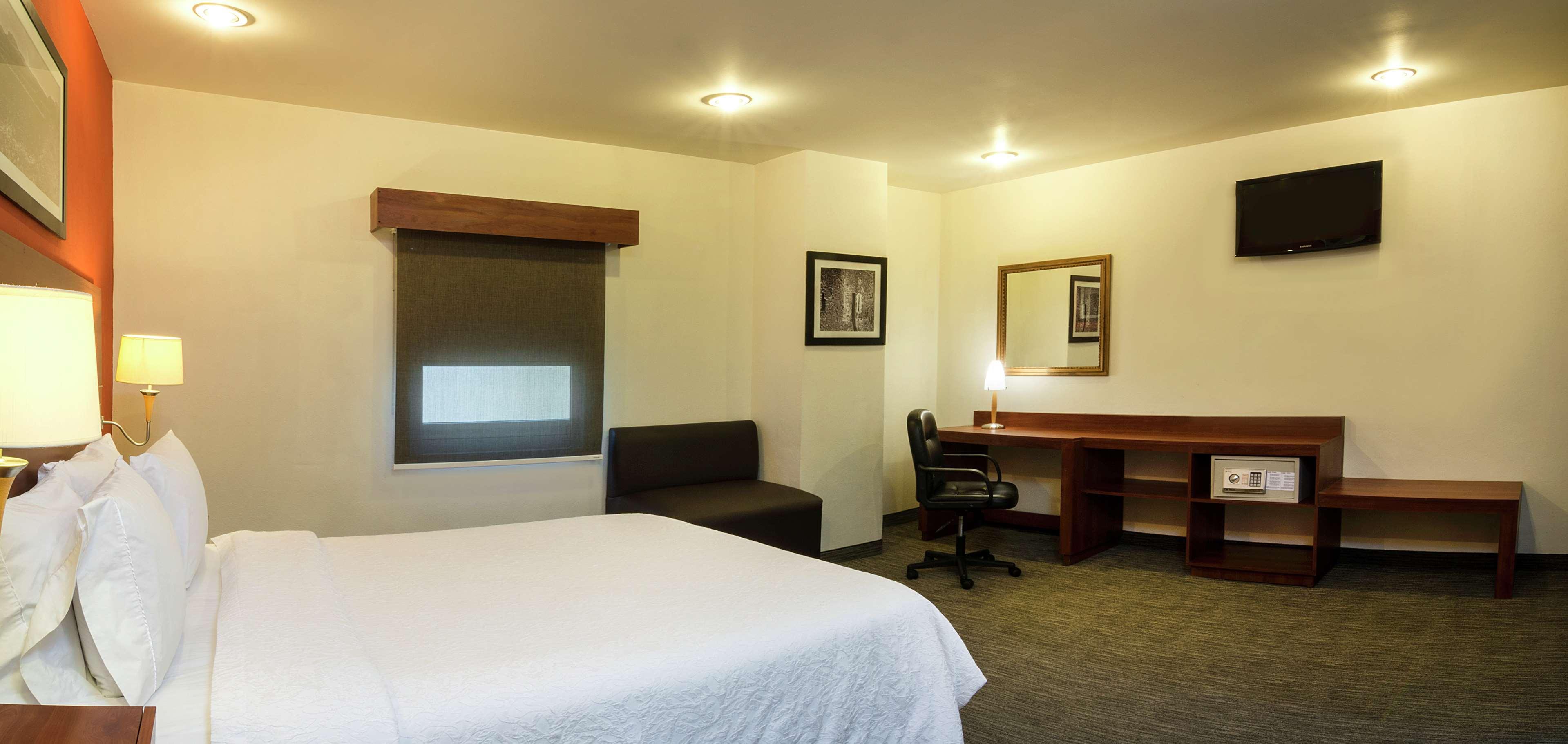 Hampton By Hilton San Juan Del Rio Hotell Exteriör bild