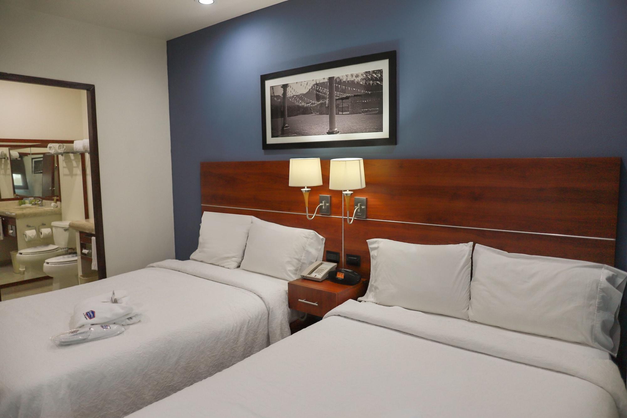 Hampton By Hilton San Juan Del Rio Hotell Exteriör bild