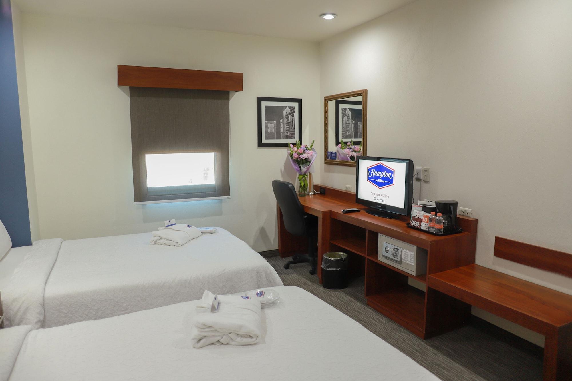 Hampton By Hilton San Juan Del Rio Hotell Exteriör bild