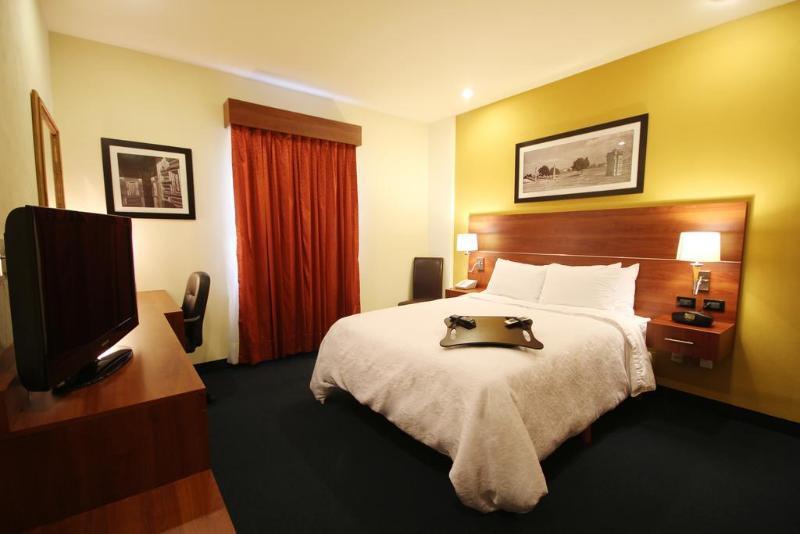 Hampton By Hilton San Juan Del Rio Hotell Exteriör bild