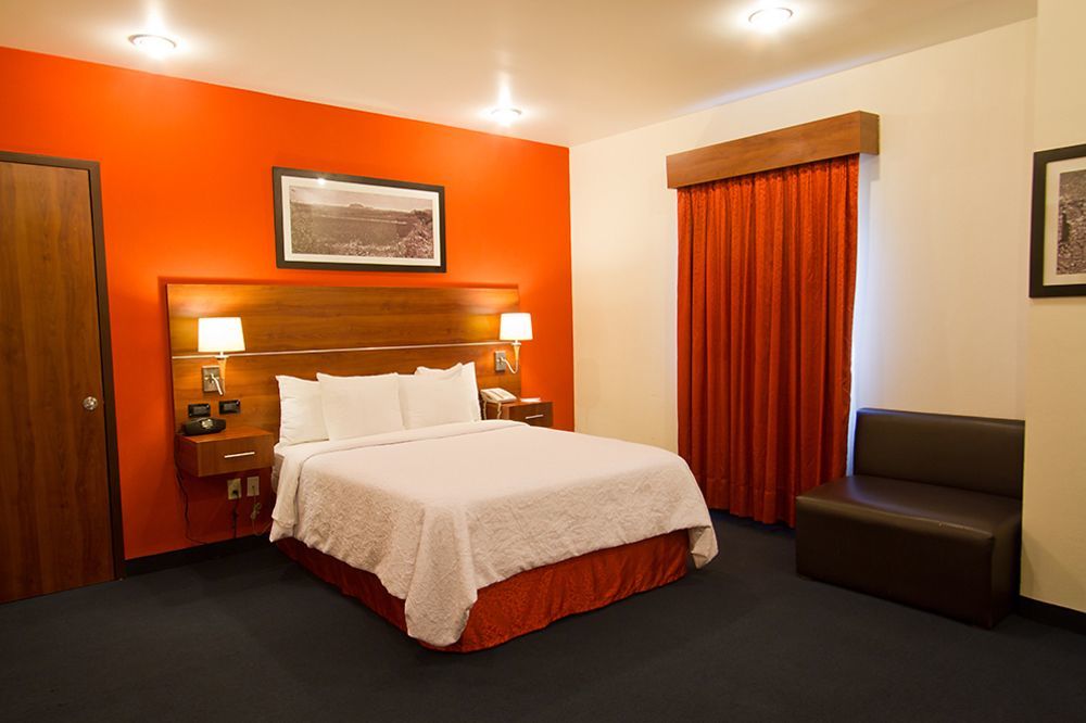 Hampton By Hilton San Juan Del Rio Hotell Exteriör bild