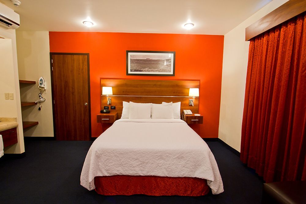 Hampton By Hilton San Juan Del Rio Hotell Exteriör bild